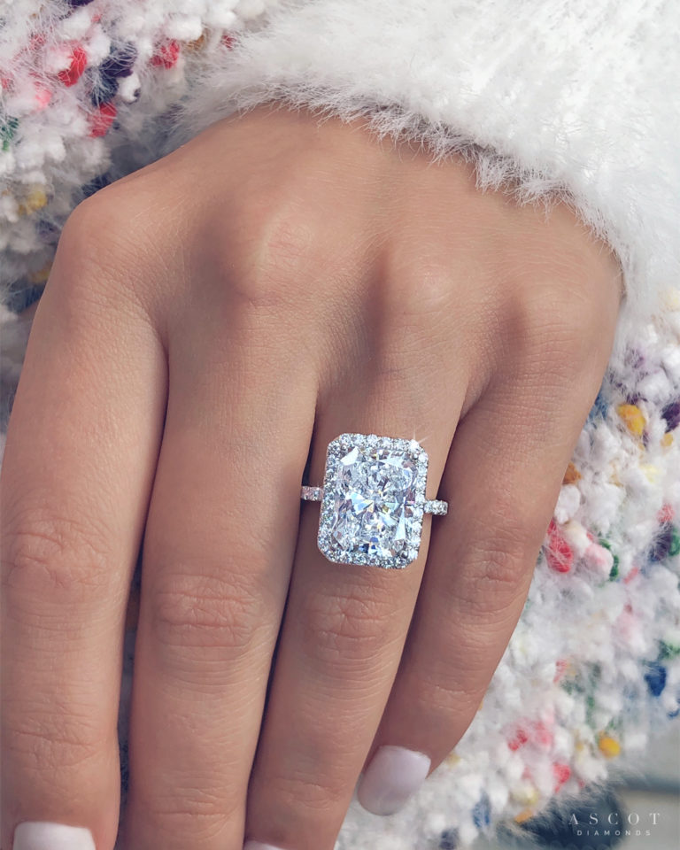 Buy Emerlad Diamond Ring Online in India | Kasturi Diamond
